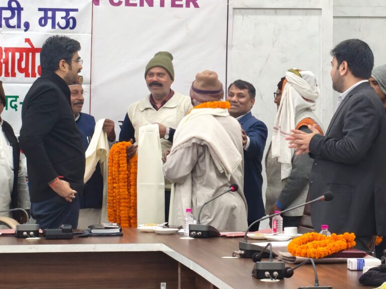 पेंशनर दिवस पर पेंशनरों का सम्मान, समस्याओं के त्वरित समाधान का एडीएम ने दिया आश्वासन