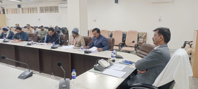 उद्यमियों की समस्याओं के त्वरित निस्तारण के लिए सभी विभाग एक साथ लगाएं कैंप: जिलाधिकारी