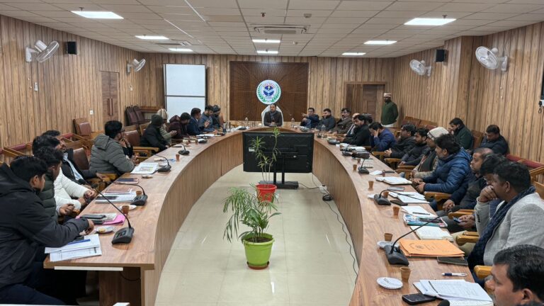 नगर आयुक्त ने की विभिन्न परियोजनाओं की समीक्षा बैठक