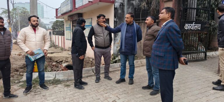 नगर आयुक्त ने किया कान्हा उपवन का निरीक्षण, गौवंश संरक्षण व शीतकालीन व्यवस्थाओं को लेकर दिए सख्त निर्देश