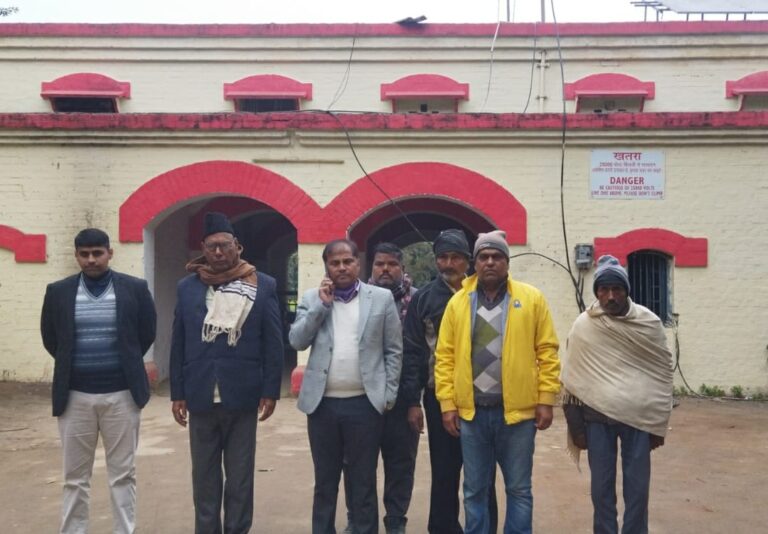 कांग्रेसियों ने मनाया पार्टी का स्थापना दिवस