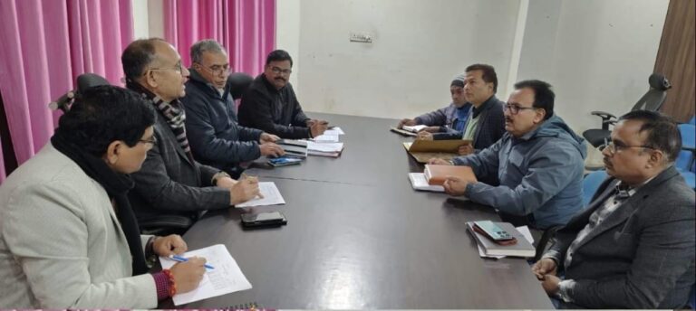 बसन्तकालीन गन्ना बुवाई हेतु माइक्रोप्लान तैयार, ट्रेंच विधि और बीज आरक्षण पर जोर