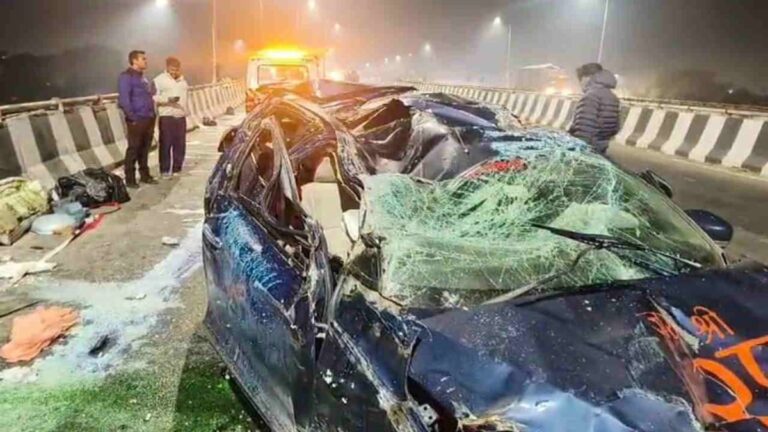 तेज रफ्तार कार जनरेटर से टकराई, युवा खिलाड़ी सहित दो की मौत – एक गंभीर