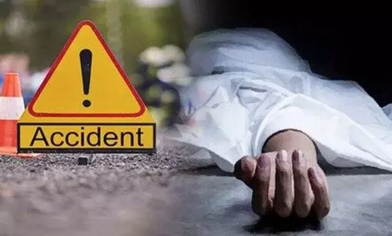 ट्रेलर की टक्कर से महिला की मौत, पति गंभीर