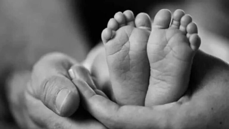कौशांबी में मां ने बेटे को 95 हजार में बेचा