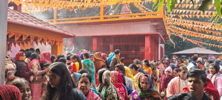 साल के पहले दिन मंगला भवानी मंदिर में उमड़ा आस्था का सैलाब, यातायात व्यवस्था बदली