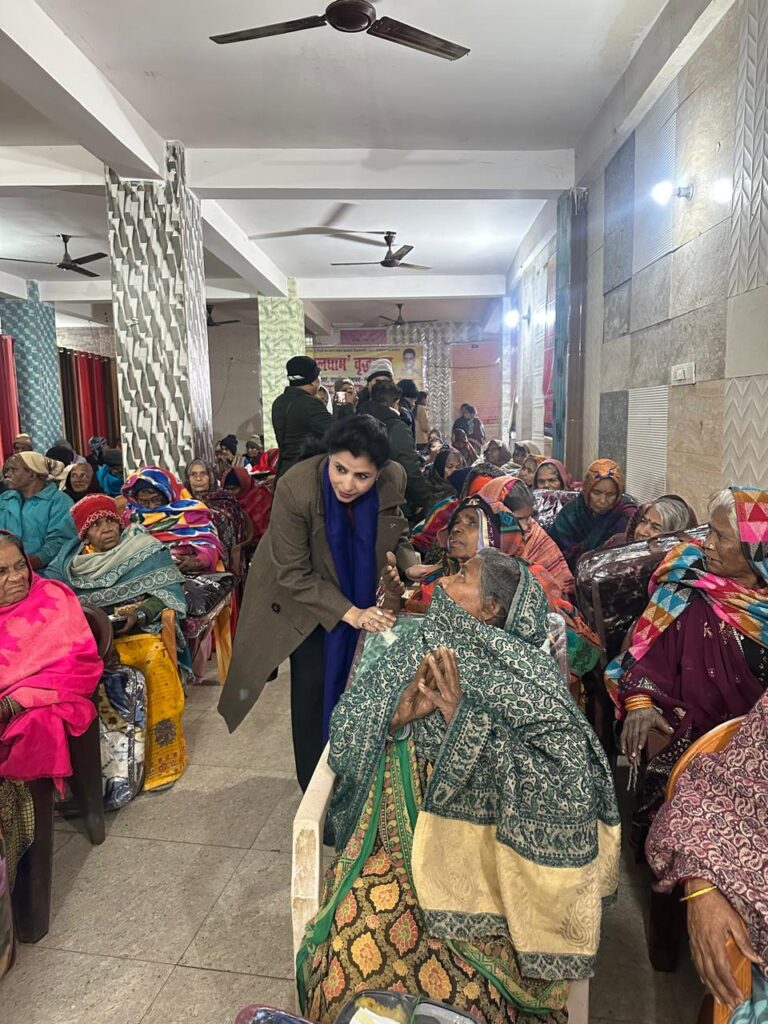 सेवा, संवेदना और संकल्प: गोकुल वृद्धाश्रम में कंबल वितरण व भोजन कार्यक्रम