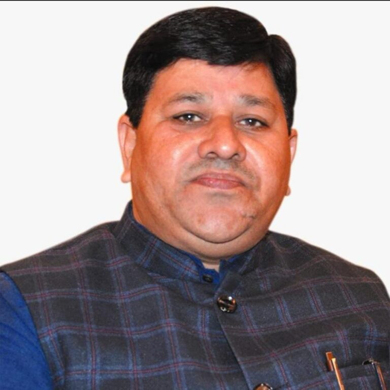 ठंड के प्रकोप से स्कूल टाइमिंग और उपस्थिति पर बहस