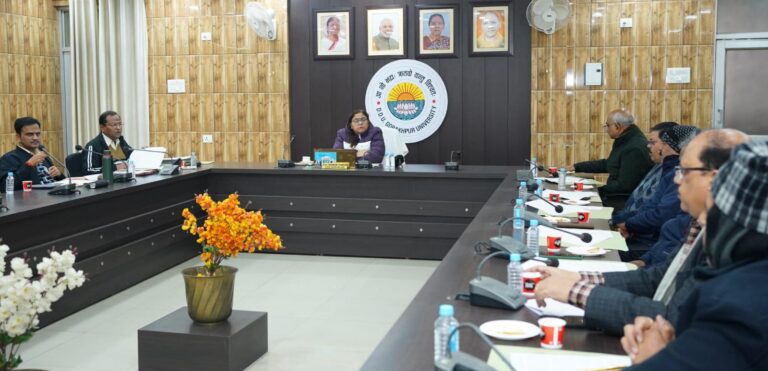 गोरखपुर विश्वविद्यालय परीक्षा प्रणाली में बड़ा बदलाव: विषम सेमेस्टर वर्णनात्मक, सम सेमेस्टर एमसीक्यू आधारित