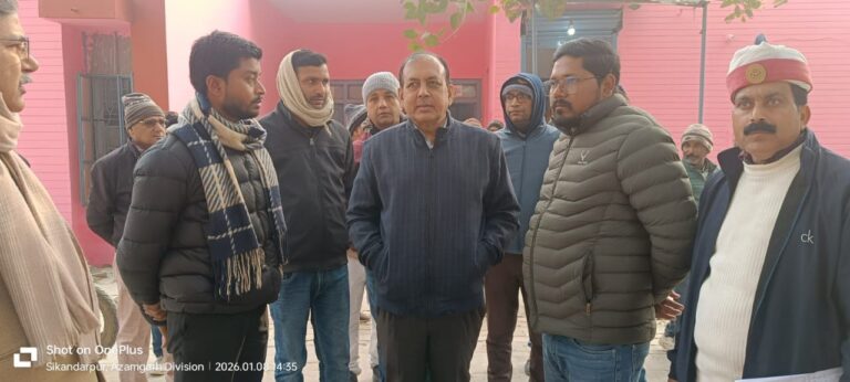सीएचसी सिकंदरपुर में अचानक पहुंचकर CMO ने किया निरीक्षण, व्यवस्थाओं में सुधार के दिए निर्देश