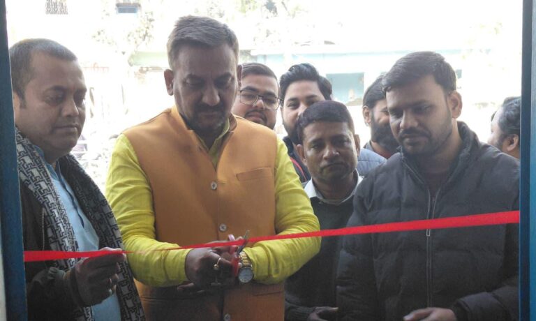 निःशुल्क स्वास्थ्य शिविर का 300 से अधिक लोगों ने उठाया लाभ