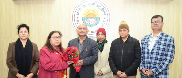 प्रो. रजनीकांत पाण्डेय ने संभाला राजनीति विज्ञान के विभागाध्यक्ष का दायित्व