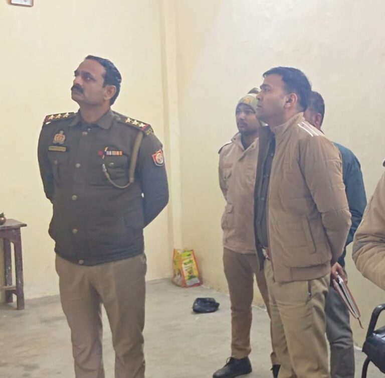 असलहा सटाकर सर्राफा कारोबारी से लाखो के सोने व चांदी के जेवरात की छिनैती