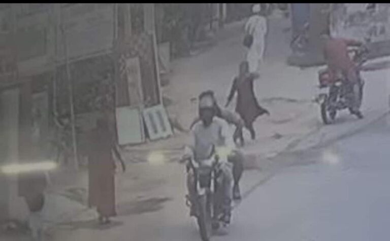 मुजफ्फरपुर में आंगनबाड़ी सेविका से 47 हजार की झपटमारी, बाइक सवार बदमाश फरार