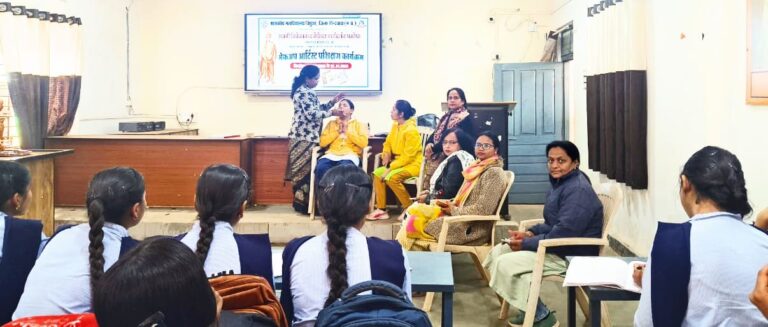 मेकअप आर्टिस्ट प्रशिक्षण से आत्मनिर्भरता की ओर बढ़ रहे विद्यार्थी