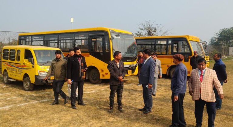 सड़क सुरक्षा माह के तहत स्कूल बसों का विशेष निरीक्षण