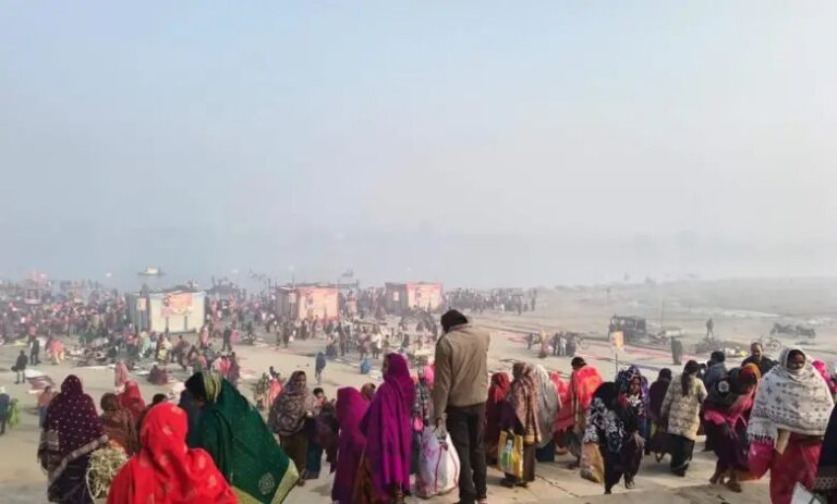दोहरीघाट में मौन व्रत, दान-पुण्य और भजन-कीर्तन से सजा पर्व