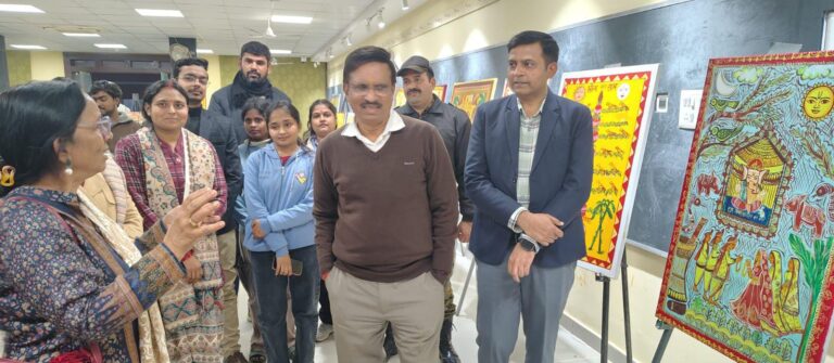 कोहबर कला हमारी लोक संस्कृति की अमूल्य धरोहर : डॉ. मंगलेश श्रीवास्तव
