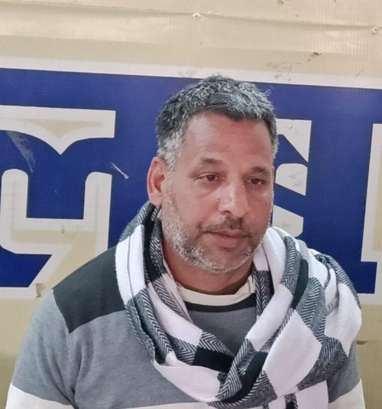 जमीन रजिस्ट्री के दबाव में अपहरण और पुलिस उत्पीड़न का आरोप