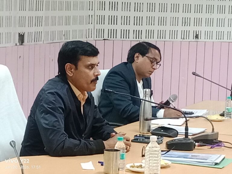 नगरीय विकास व जल निगम की योजनाओं की डीएम ने की समीक्षा, अधूरे कार्य शीघ्र पूर्ण करने के दिए निर्देश