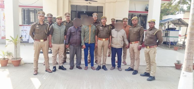 Maharajganj News: गोवध निवारण अधिनियम में वांछित तीन गिरफ्तार, बरगदवां पुलिस–एसओजी–स्वाट का संयुक्त अभियान सफल