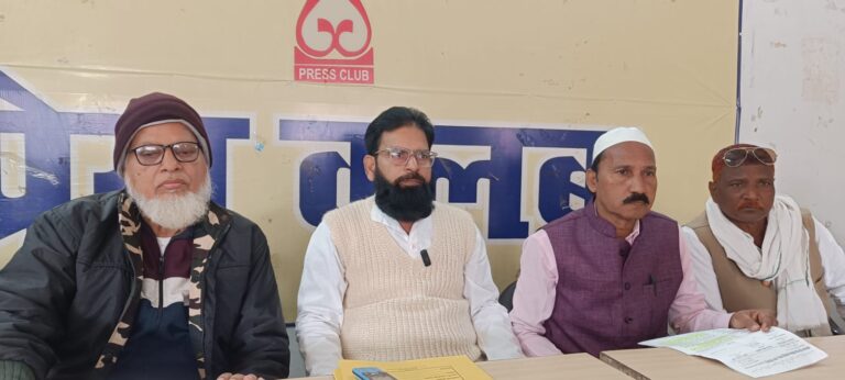 धूरन शाह तकिया कब्रिस्तान को लेकर उठा विवाद