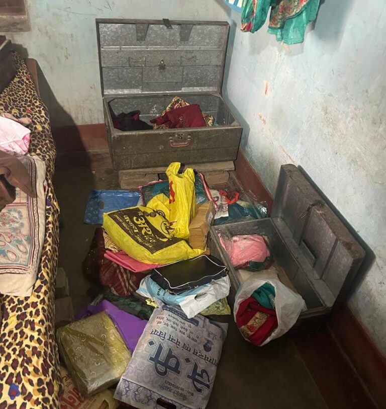 सेमरा घुसरी में घर में चोरी, सोते परिवार के बीच गहने उड़ाए