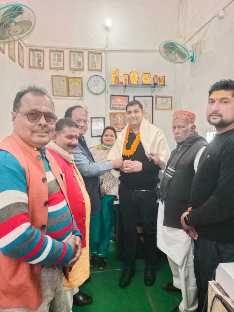 बीएचयू में भौतिक चिकित्सा के क्षेत्र में उत्कृष्ट योगदान के लिए डॉ शशिकांत तिवारी सम्मानित पैतृक नगर पहुंचने पर नगरवासियों ने किया स्वागत
