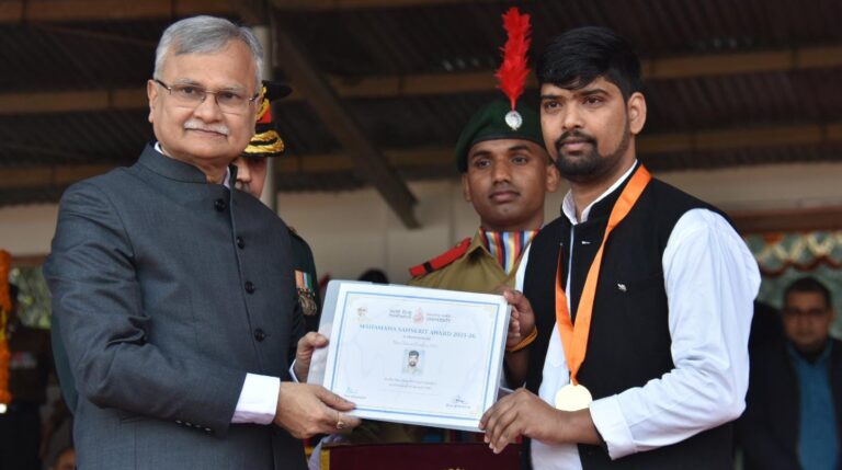 जिले के लाल ओंकार पाण्डेय को काशी हिन्दू विश्वविद्यालय का “संस्कृत महामना अवार्ड”