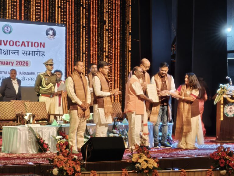 प्रो. डॉ. लक्ष्मण प्रसाद को डी.लिट. की उपाधि, मऊ गौरवान्वित