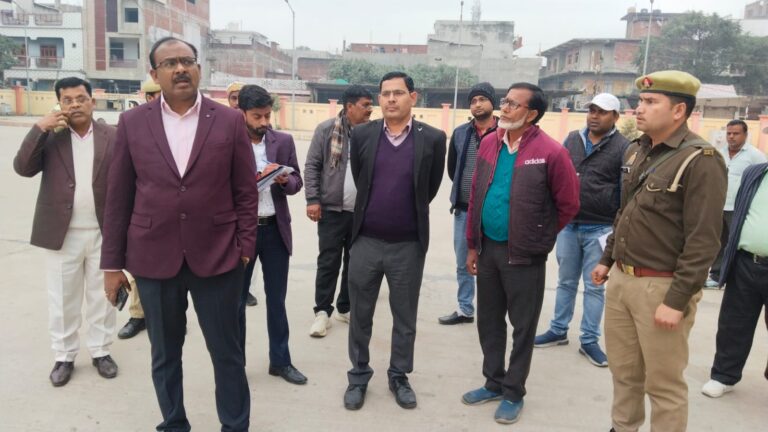 बस स्टेशन निरीक्षण में डीएम सख्त, अव्यवस्था पर जताई नाराजगी
