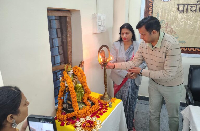 प्राचीन भारतीय अभिलेख और मुद्राएं इतिहास लेखन की रीढ़: प्रो. विपुला दुबे