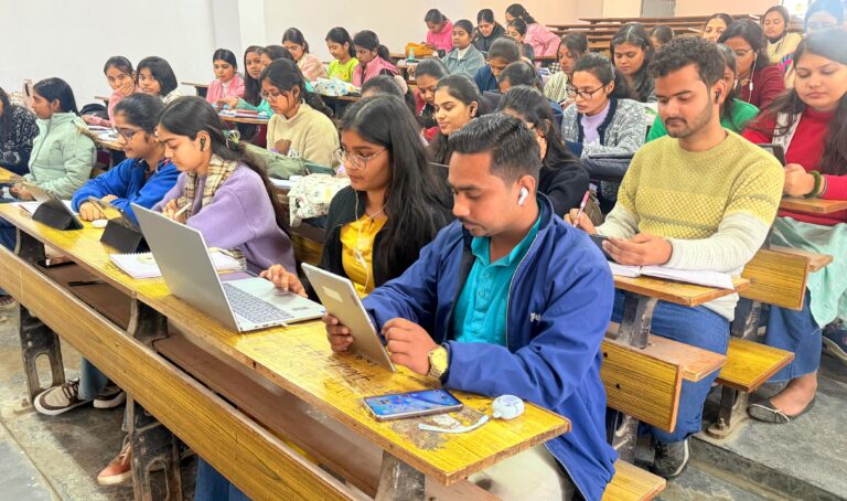 विद्यार्थियों में उत्साह, स्वयं पाठ्यक्रमों में बढ़ी भागीदारी
