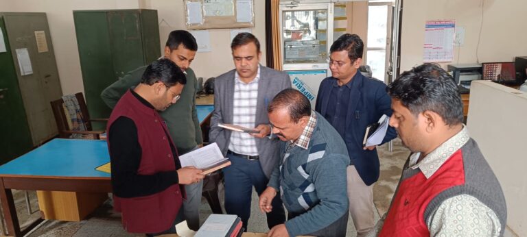 मंडलायुक्त निरीक्षण से पहले गोरखपुर कलेक्ट्रेट में सख्ती