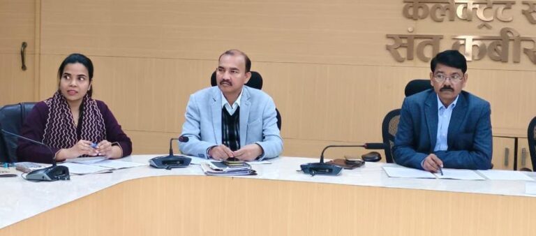 बच्चों की सुरक्षा को लेकर प्रशासन सख्त, एडीएम ने की स्कूली वाहनों की समीक्षा