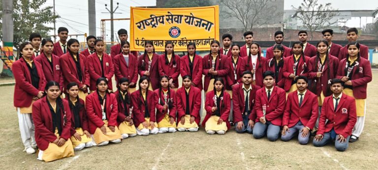मतदाता जागरूकता के लिए एनएसएस रैली, सेवा और लोकतंत्र पर हुआ विचार-विमर्श