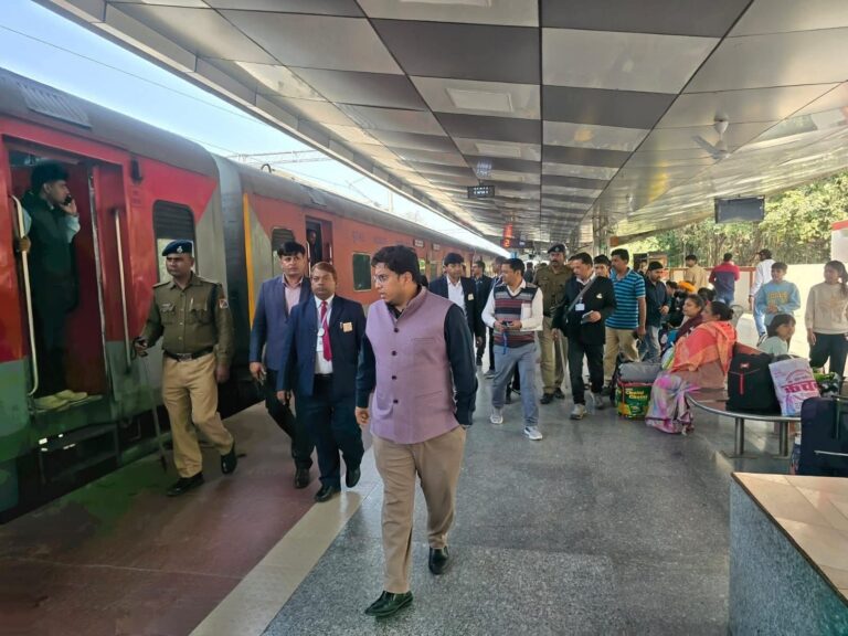 किलाबंदी अभियान में 424 यात्री बिना टिकट पकड़े गए