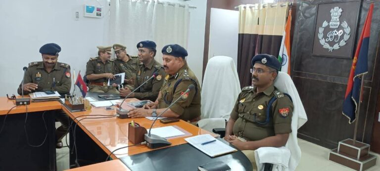 त्योहारों और यूपी बोर्ड परीक्षा को लेकर कानून-व्यवस्था की समीक्षा, सख्त निर्देश जारी