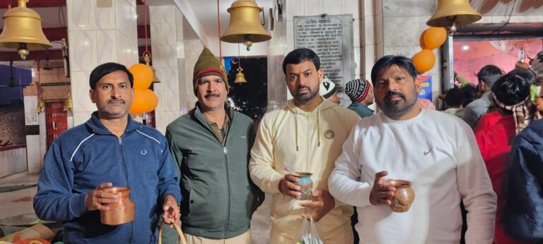 संत कबीर नगर के तामेश्वरनाथ धाम में महाशिवरात्रि पर उमड़ा जनसैलाब, हर-हर महादेव के जयघोष से गूंजा शिवधाम