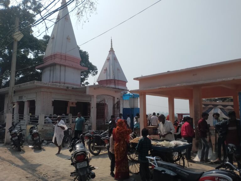 महाशिवरात्रि पर शिवमय हुआ भागलपुर ब्लॉक गूंजे “हर-हर महादेव” के जयकारे
