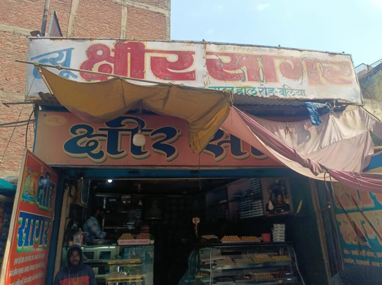 होली से पहले खाद्य विभाग की बड़ी कार्रवाई, 32 किलो मिठाई नष्ट