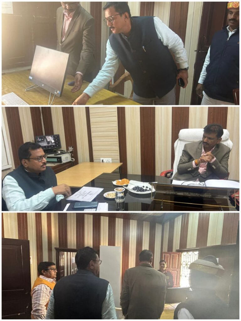 विकासखंड का औचक निरीक्षण, योजनाओं की प्रगति और अभिलेखों की हुई गहन समीक्षा