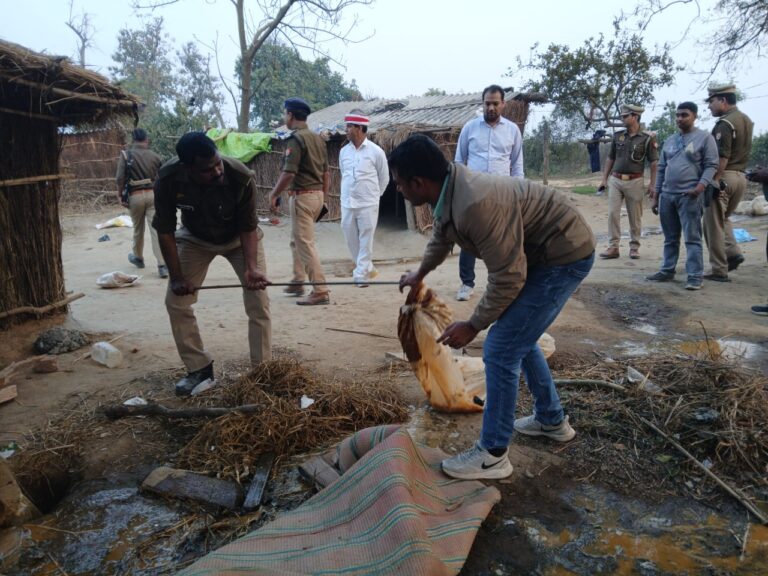 महराजगंज: होली से पहले अवैध शराब पर बड़ी कार्रवाई, फरेन्दा में 12.5 कुंतल लहन नष्ट