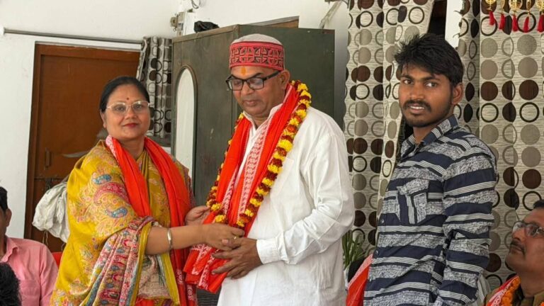 लार में कार्यकर्ताओं का सम्मान समारोह, बृजेश धर दूबे ने सौंपा दायित्व