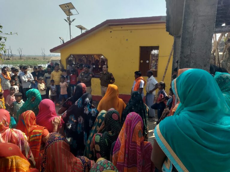 सुखपुरा थाने की फोर्स लेकर क्षेत्राधिकारी के नेतृत्व में बसंतपुर पहुंची पुलिस टीम, लेकिन बैरंग ही वापस लौटना पड़ा – अवैध शराब कारोबारी मौके से फरार