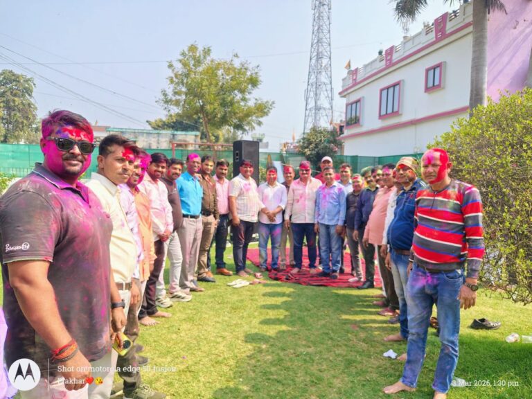 रंगों की फुहार में सराबोर हुआ जर्नलिस्ट्स प्रेस क्लब