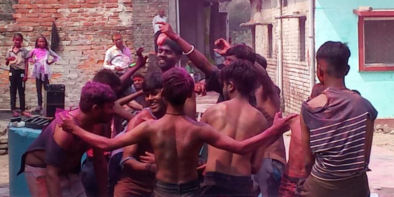 रंग-बिंबों की होली