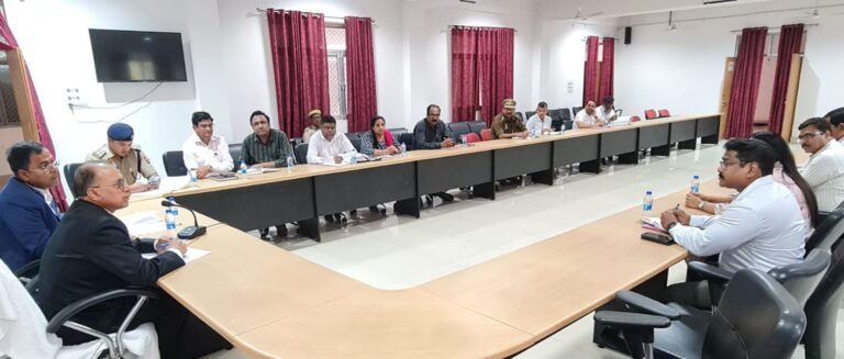 राष्ट्रीय लोक अदालत को सफल बनाने के लिए प्रशासनिक अधिकारियों के साथ बैठक आयोजित