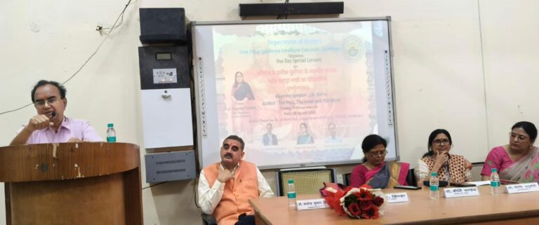 फतेह बहादुर शाही ने 1857 से पहले ही अंग्रेजों के खिलाफ छेड़ दी थी आजादी की लड़ाई: जेएन सिन्हा