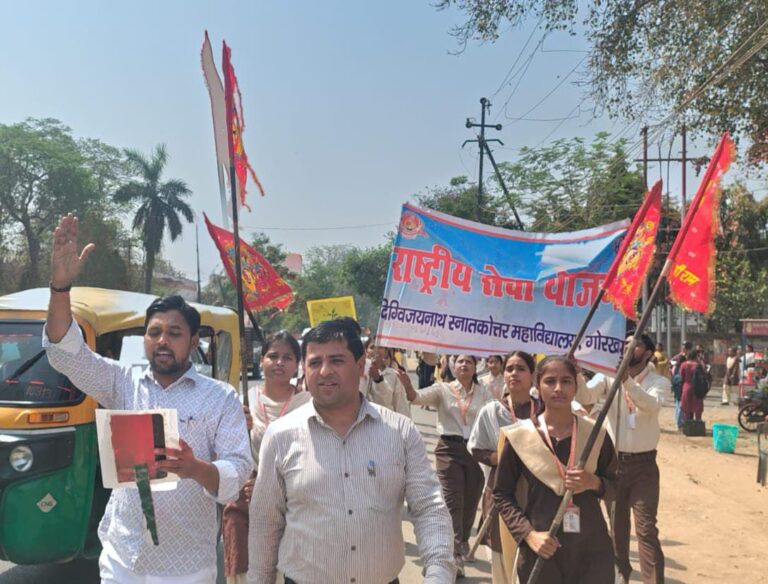 नववर्ष एवं सड़क सुरक्षा जागरूकता रैली निकालकर स्वयंसेवकों ने दिया सुरक्षित जीवन और सकारात्मक संकल्पों का संदेश
